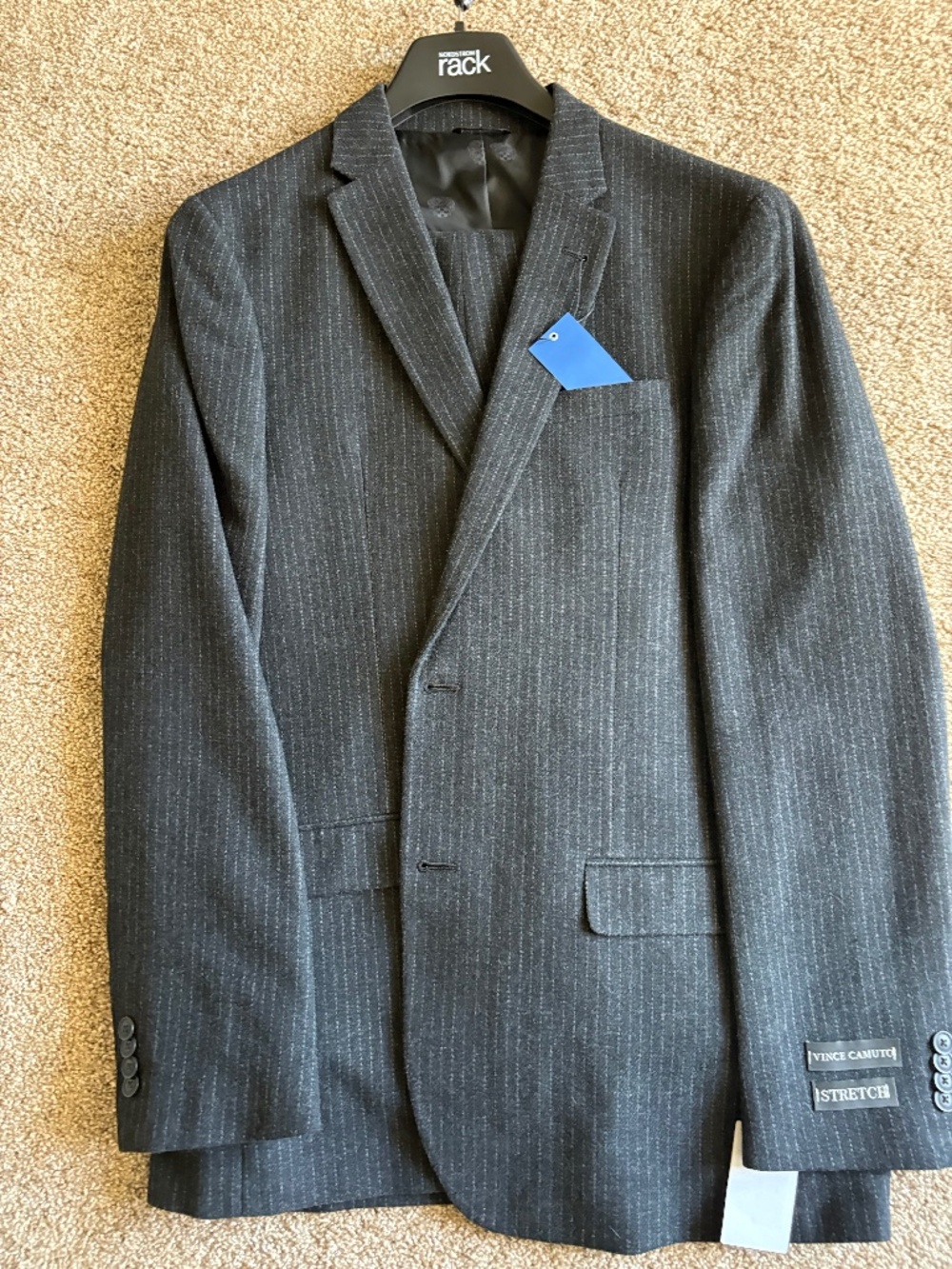 Vince Camuto Suit 42L